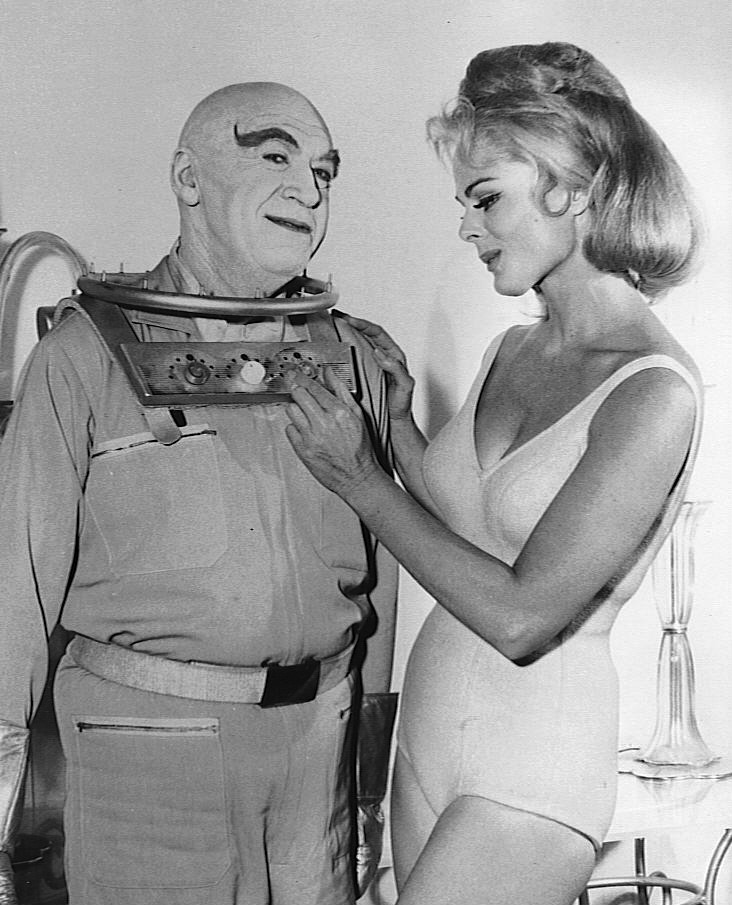 Batmans "coolster" Erzfeind - Victor Fries alias Mr. Freeze fror sich in der Fiktion freiwillig ein, um ein Heilmittel für seine unheilbar kranke Frau zu finden. Bildquelle: ABC Television - Open CC