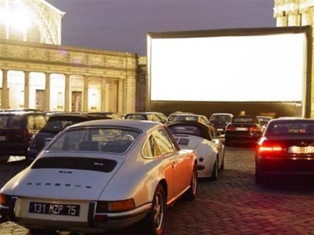 War früher irgendwie ungefährlicher: Filme im Auto sehen Bildquelle: wikipedia.org